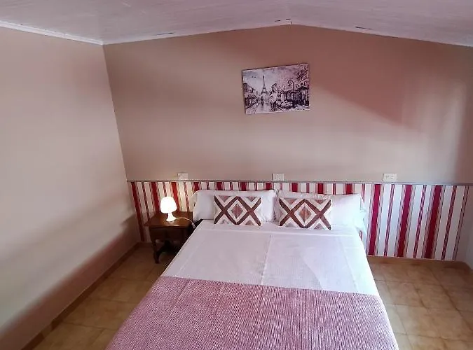 Atico Sin Ascensor Casa Portela * サンシェンショ